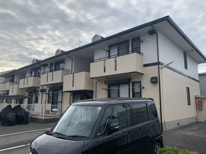 ハイカムールエレガンスの物件外観写真