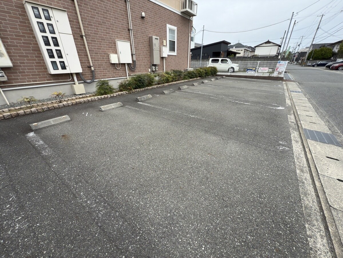 リジュール南条の物件外観写真