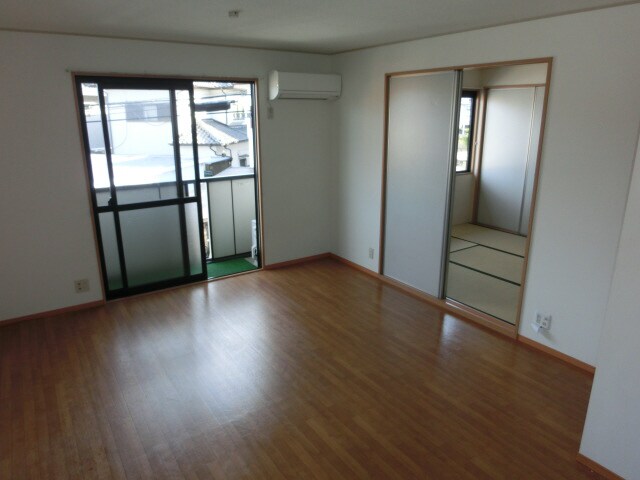 カーサフィオーレA棟の物件内観写真