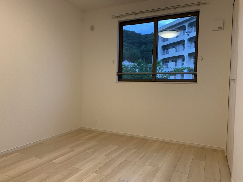 ヴィラドゥグレーヌ梅ケ谷 E棟の物件内観写真