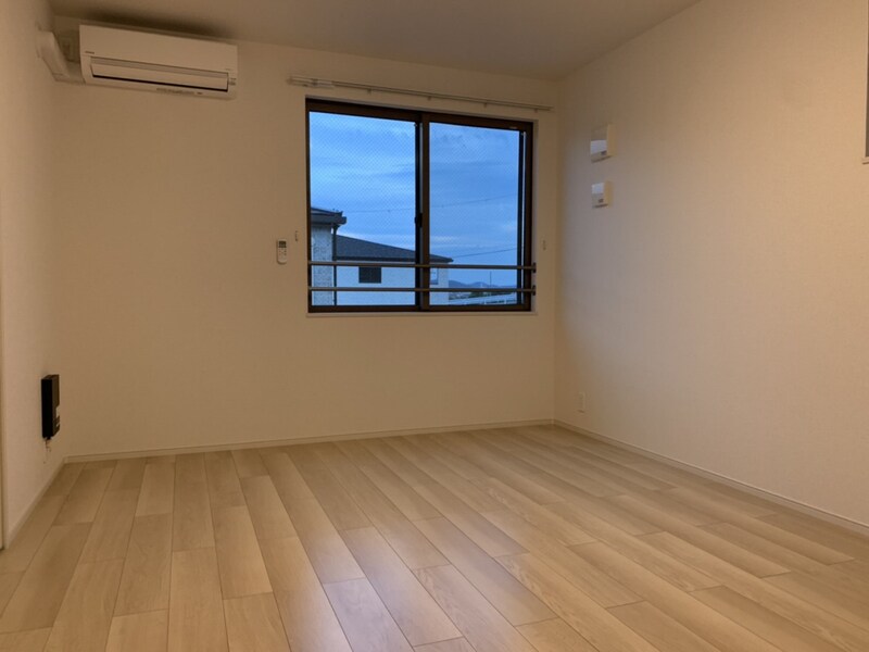 ヴィラドゥグレーヌ梅ケ谷 E棟の物件内観写真