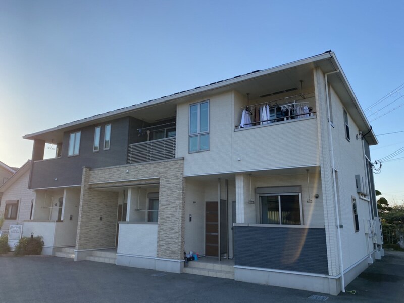 ホワイトローズの物件外観写真