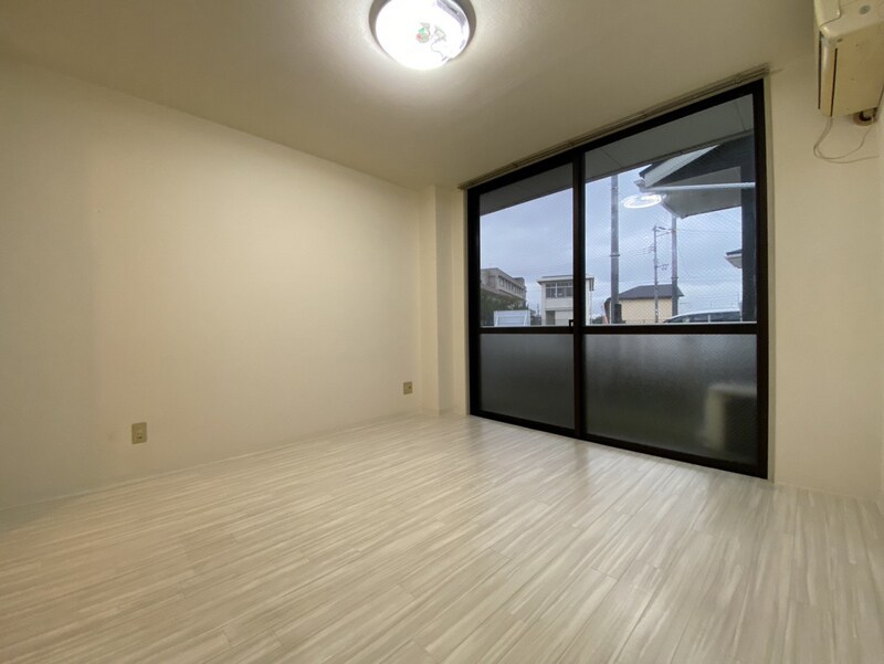 ヴィラ・フィオーレの物件内観写真