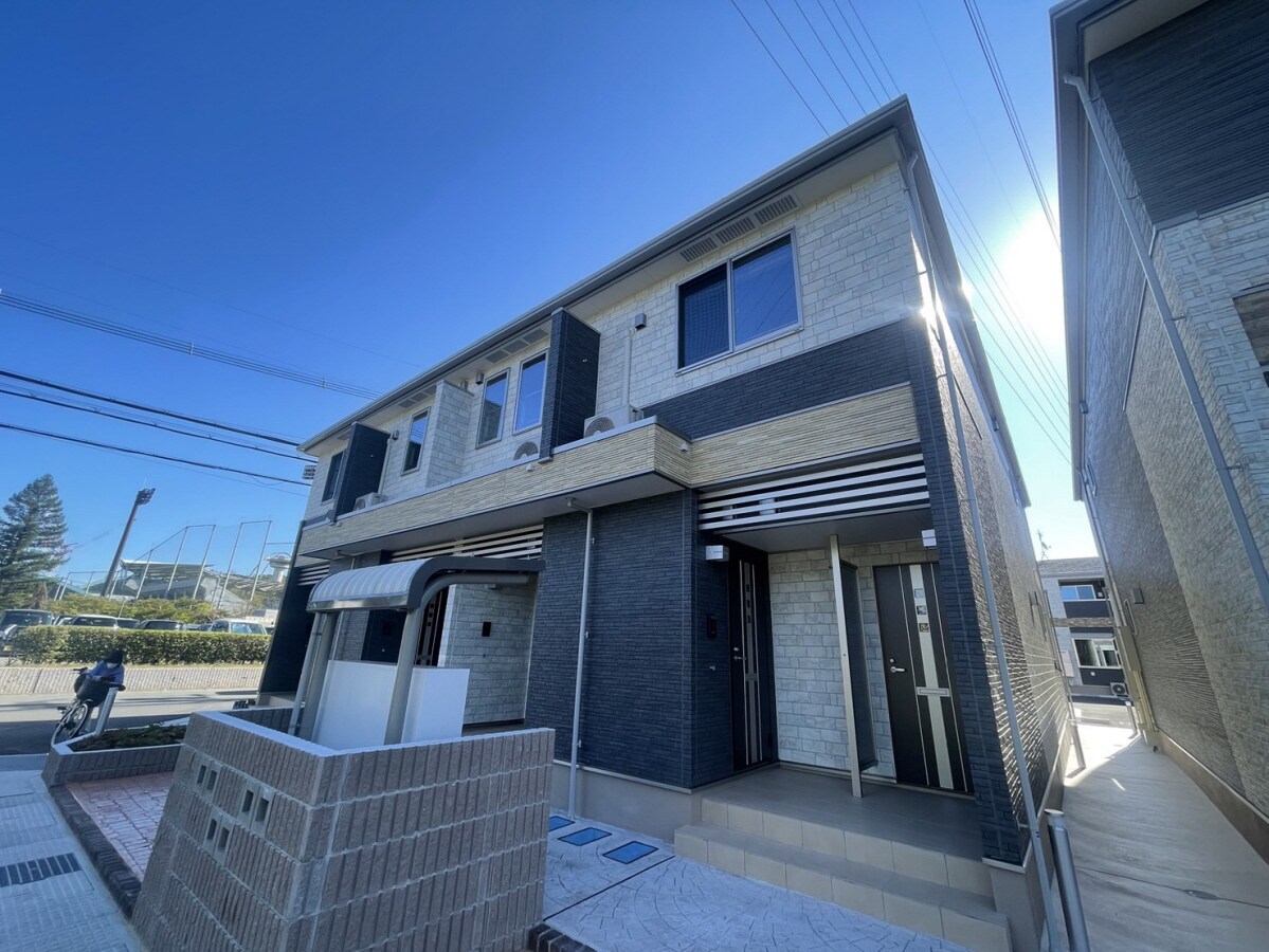 フロレゾンⅠの物件外観写真