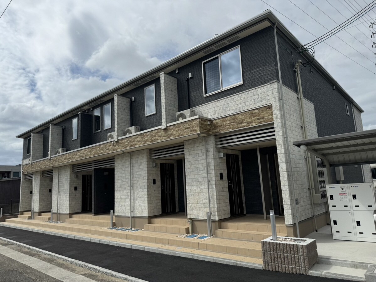 フロレゾンⅠの物件外観写真