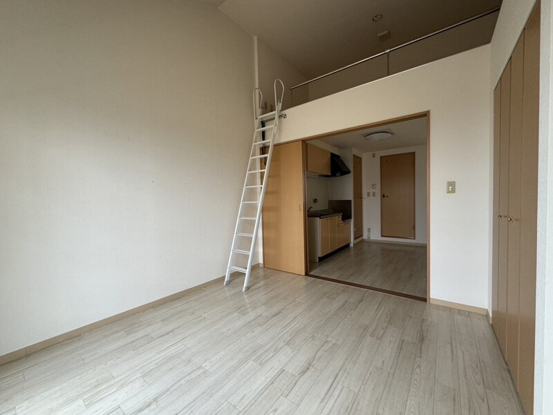 クレッシェンドKJの物件内観写真