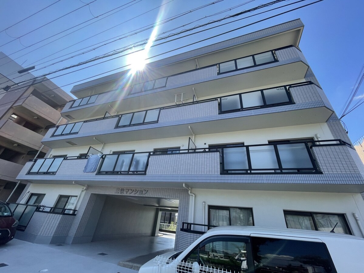 三快マンションの物件外観写真