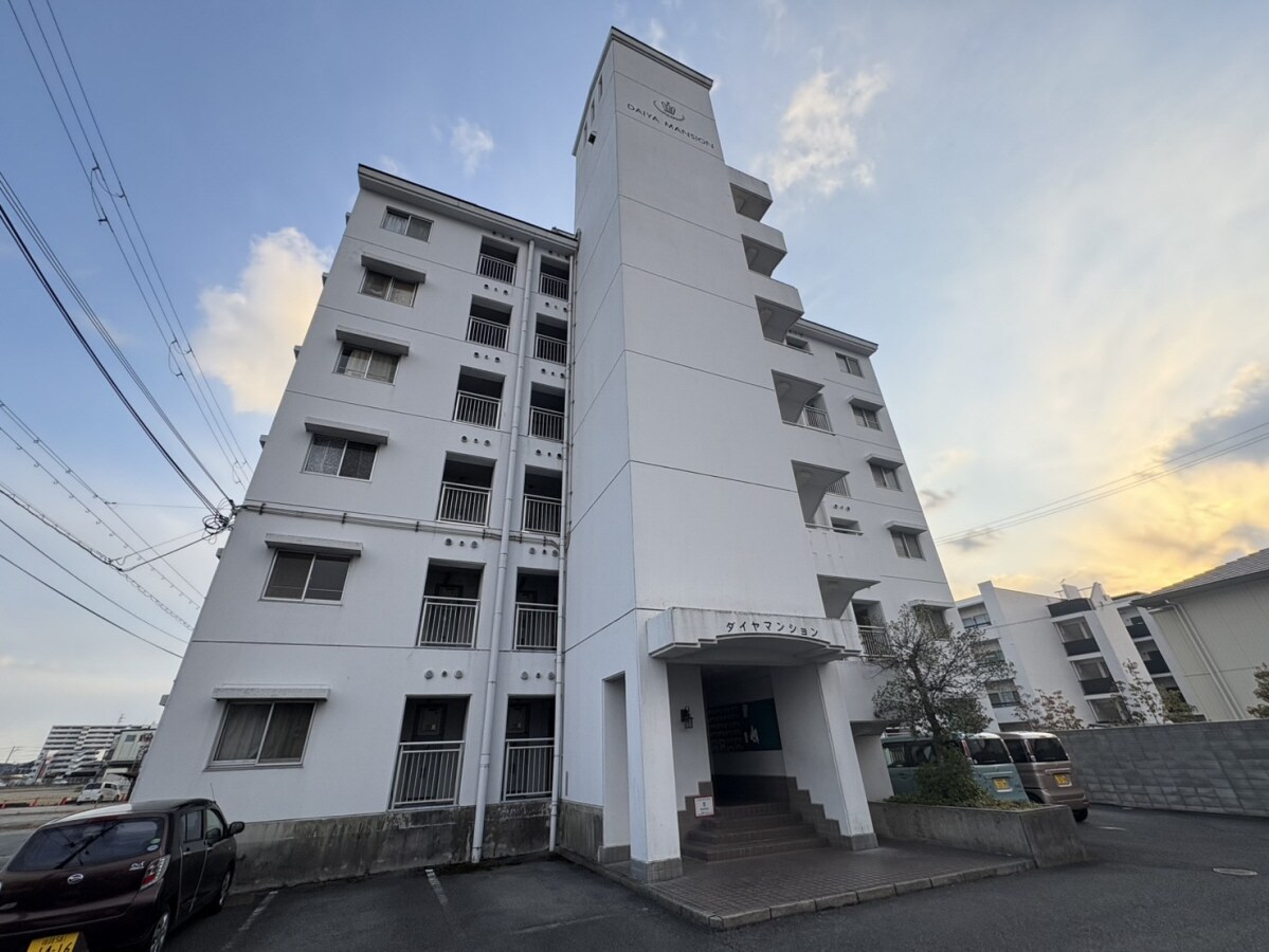 ダイヤマンションの物件外観写真