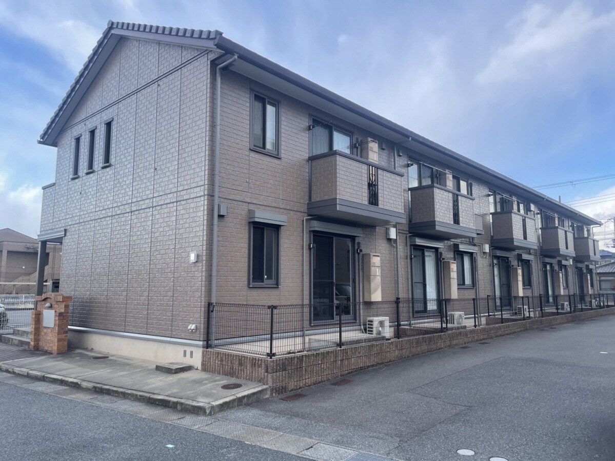 エマーブルの物件外観写真