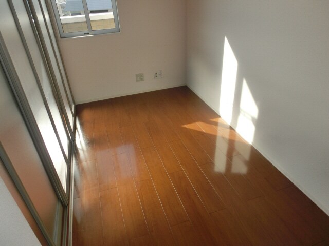 ウィステリアコートの物件内観写真