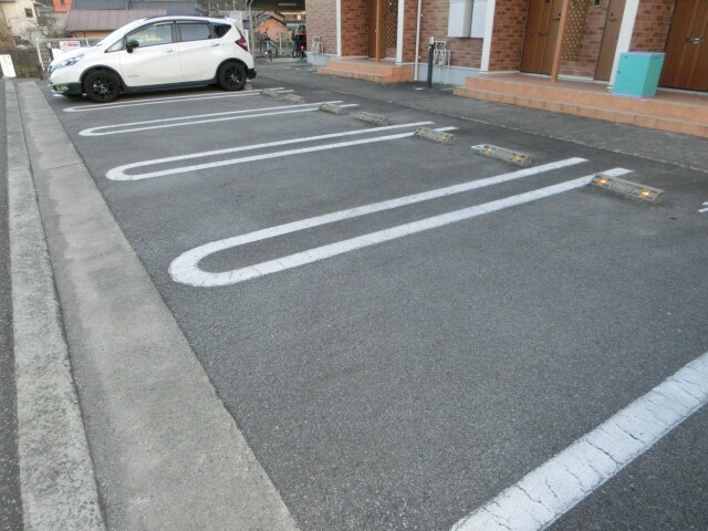 ヴィラ・ポポラーレⅠの物件外観写真