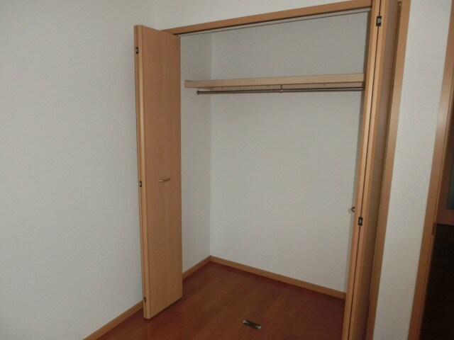 ヴィラ・ポポラーレⅠの物件内観写真