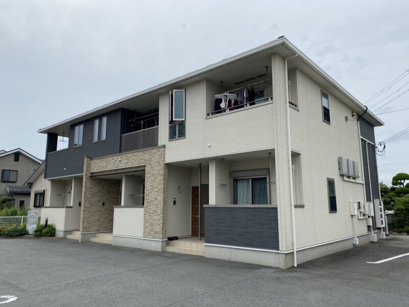 ホワイトローズの物件外観写真