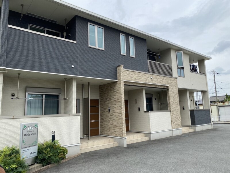 ホワイトローズの物件外観写真