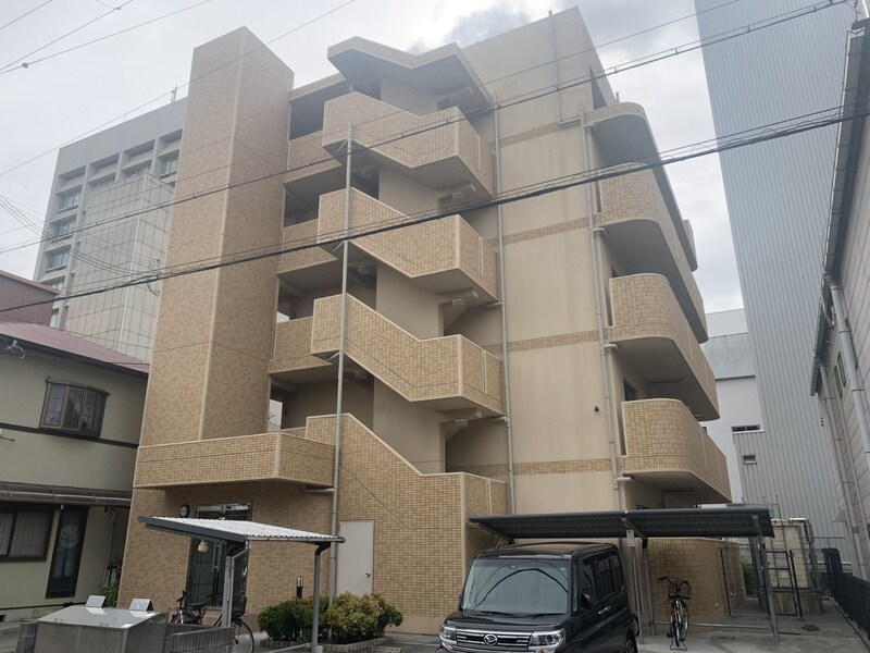 イースト・フィオーレの物件外観写真