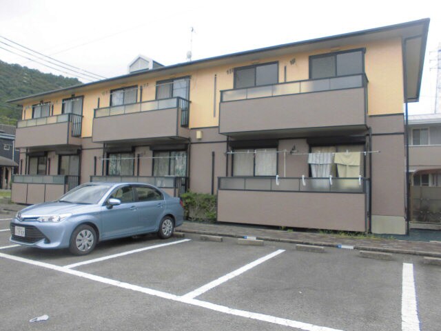 アーバンライフ吉田A棟の物件外観写真