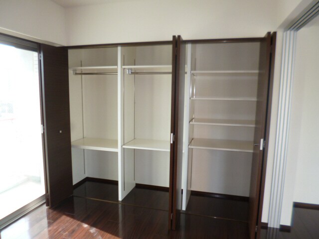 STELLA久保町の物件内観写真