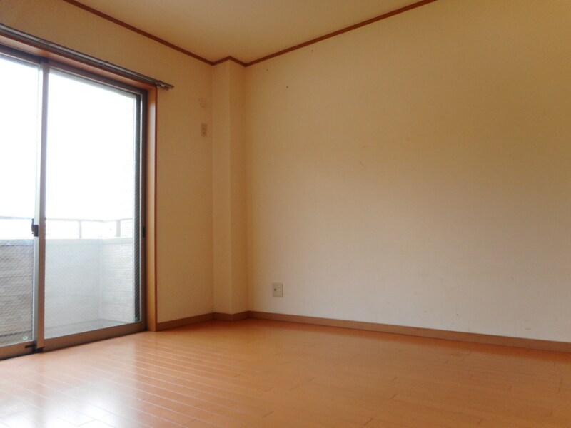 スカイピア B棟の物件内観写真