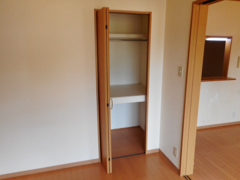 スカイピア B棟の物件内観写真