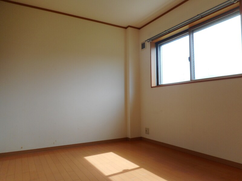 スカイピア B棟の物件内観写真