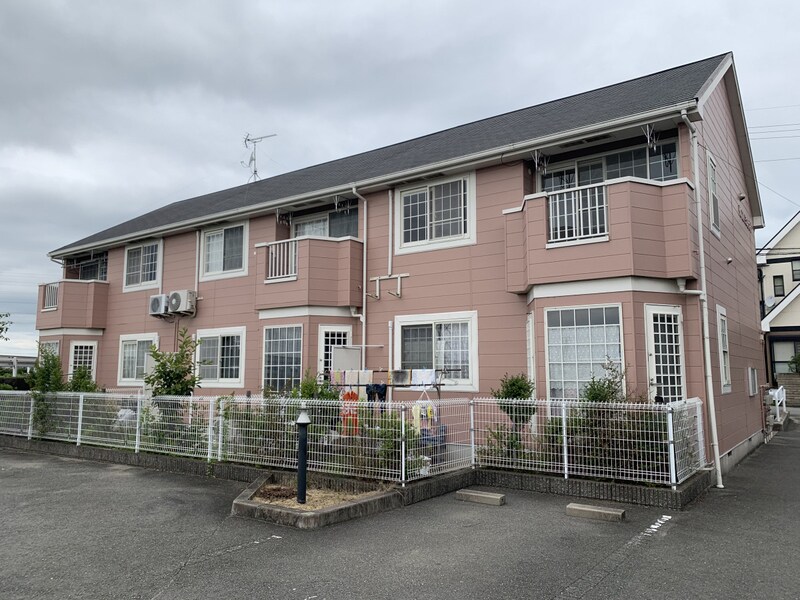 クレストヨコセキの物件外観写真
