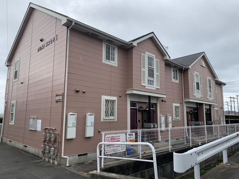 クレストヨコセキの物件外観写真