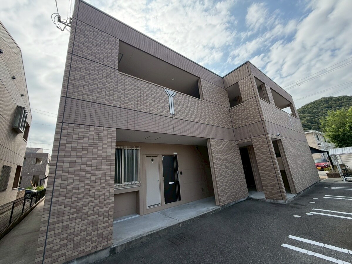 アンプルールの物件外観写真