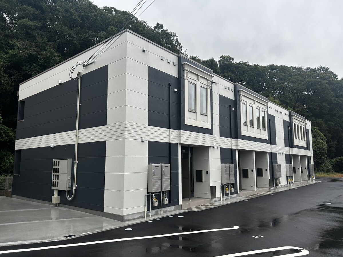 アヴェルラ・プラスの物件外観写真