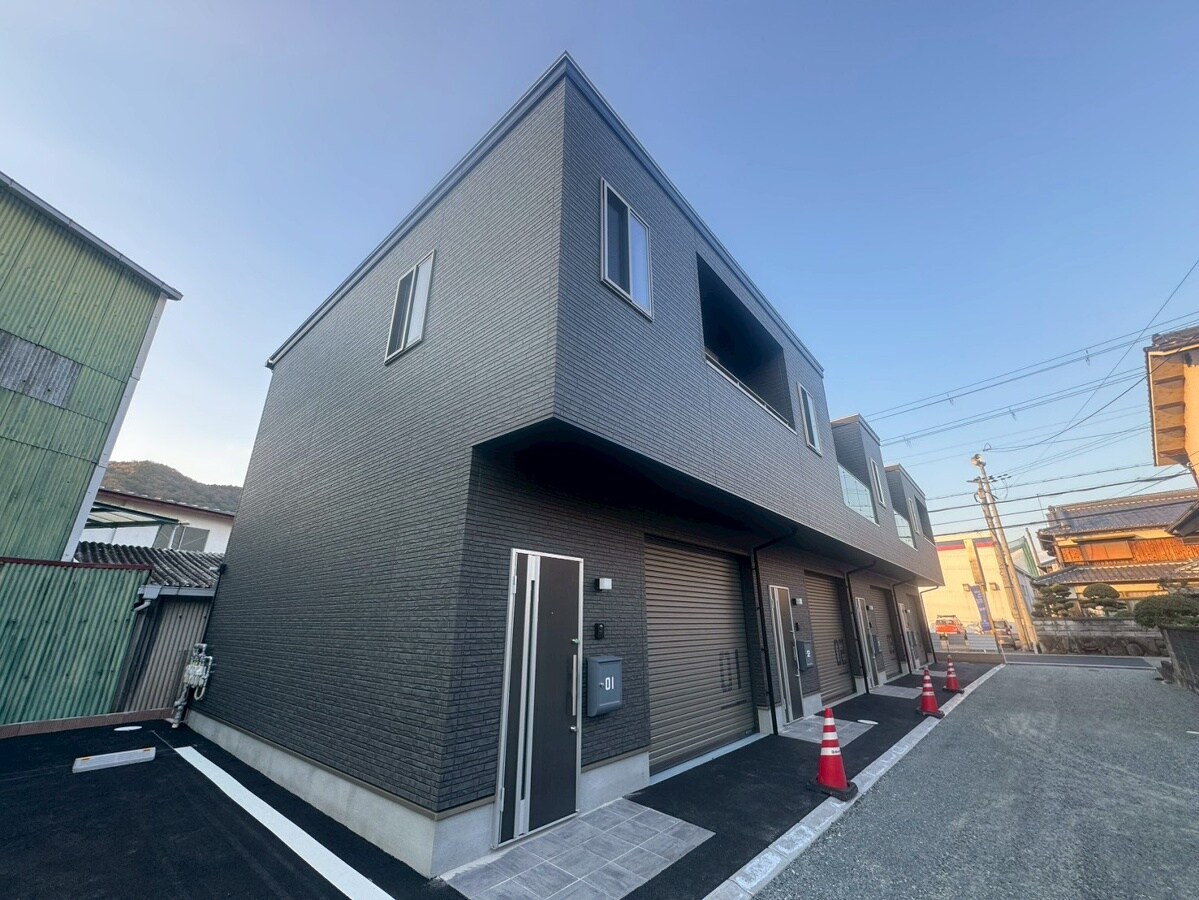 ガレージレガートの物件外観写真