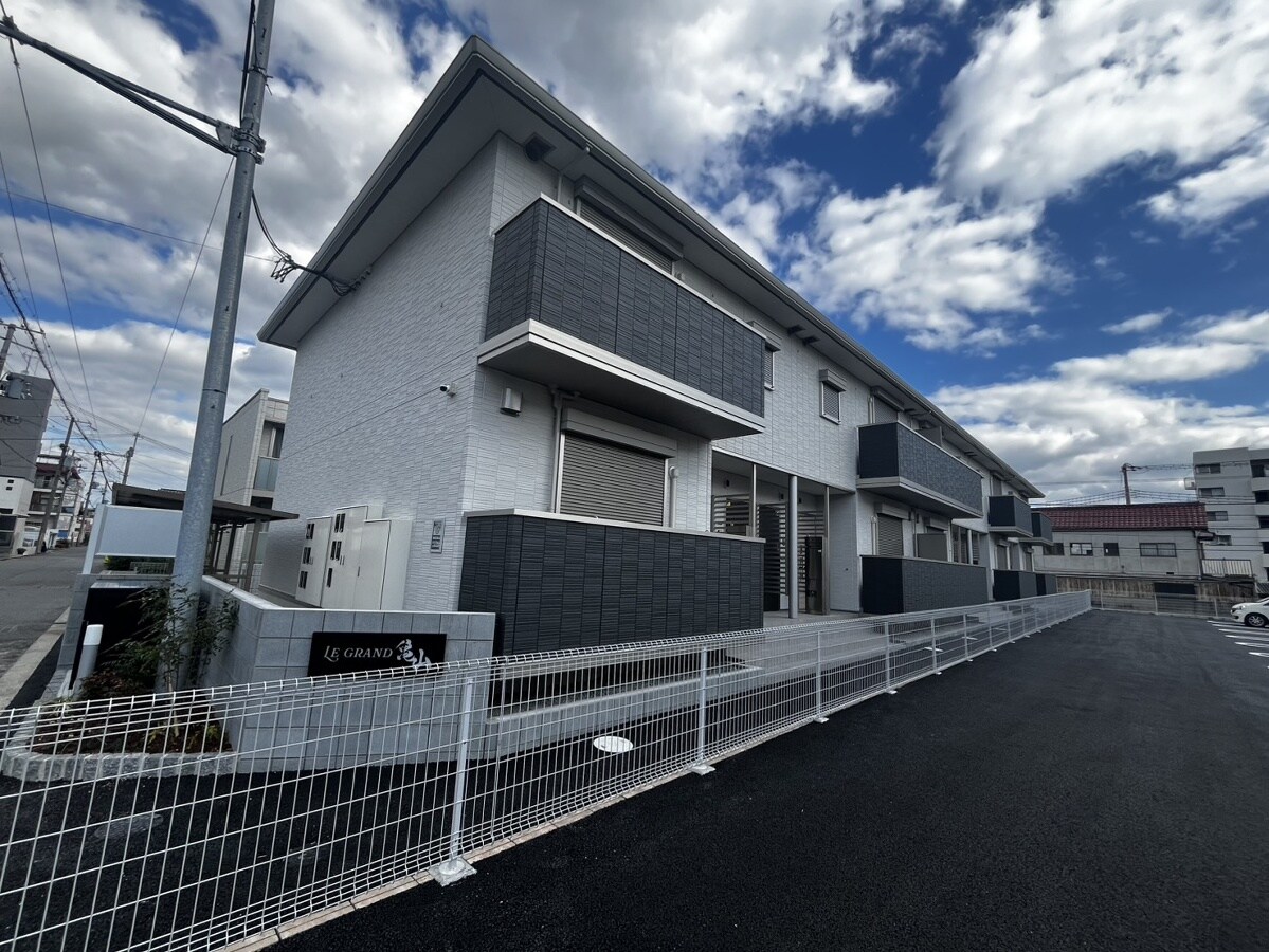 ルグラン亀山の物件外観写真