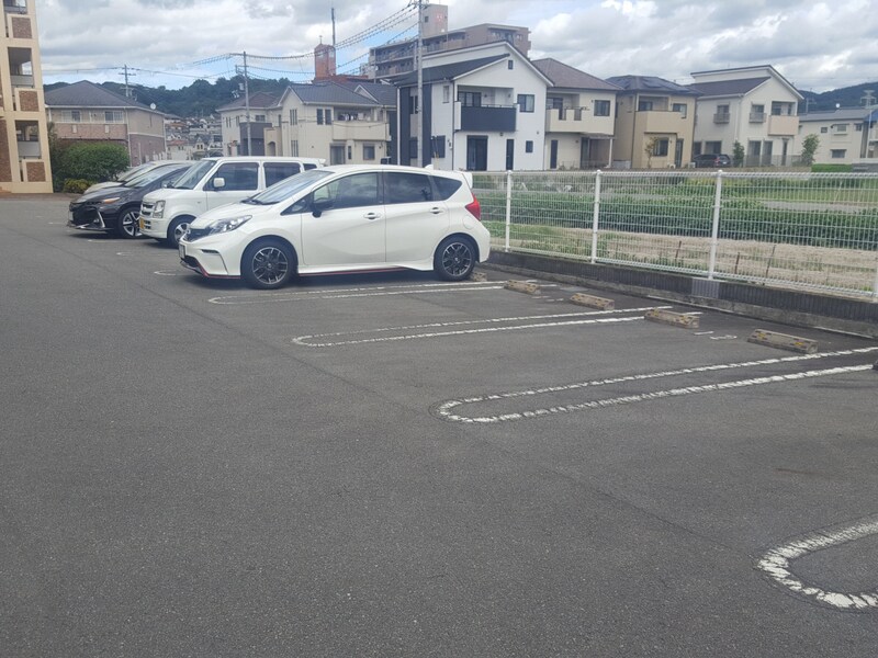 ジュネス・アビタシオンの物件外観写真