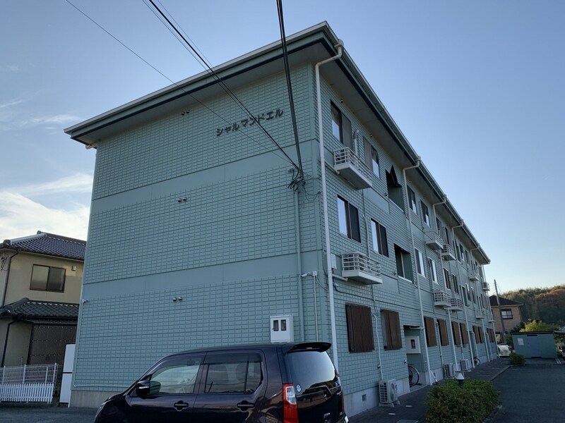 シャルマンドエルの物件外観写真
