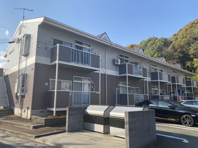 エムカーサの物件外観写真