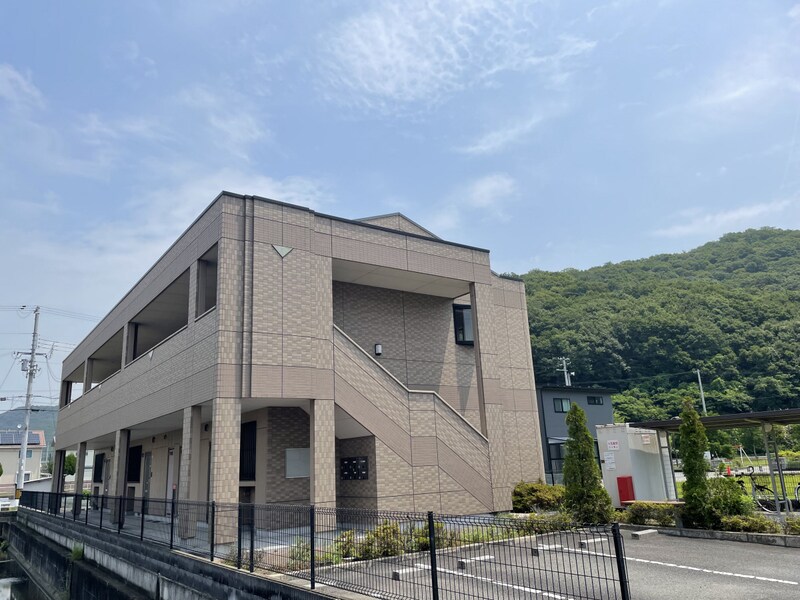 ルミナスコートの物件外観写真