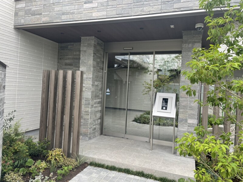 シャーメゾングラン今在家の物件外観写真