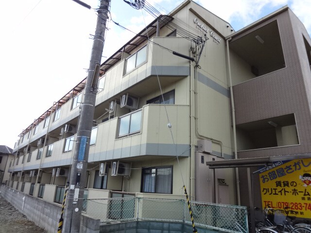 オーキッドコートの物件外観写真