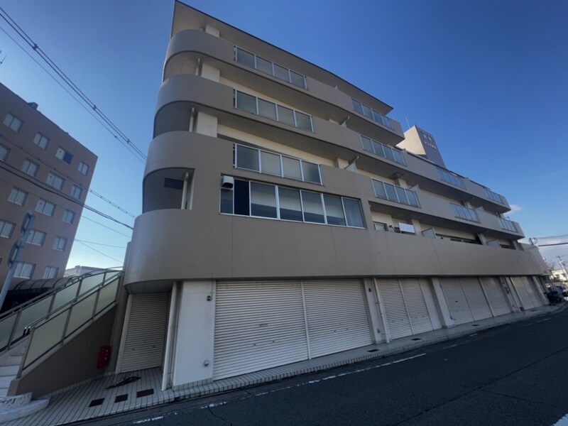 ロイヤルコーポ高砂の物件外観写真