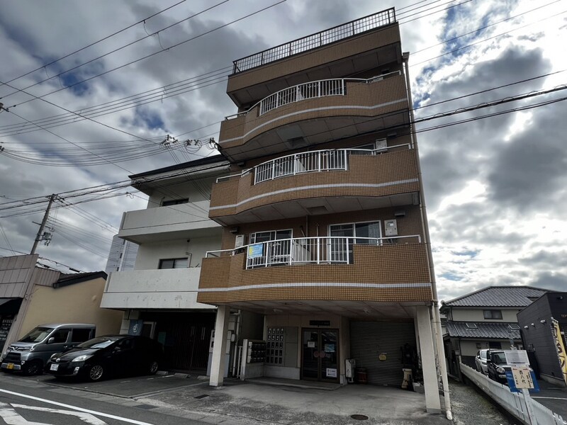 ローズレジデンス西八代の物件外観写真