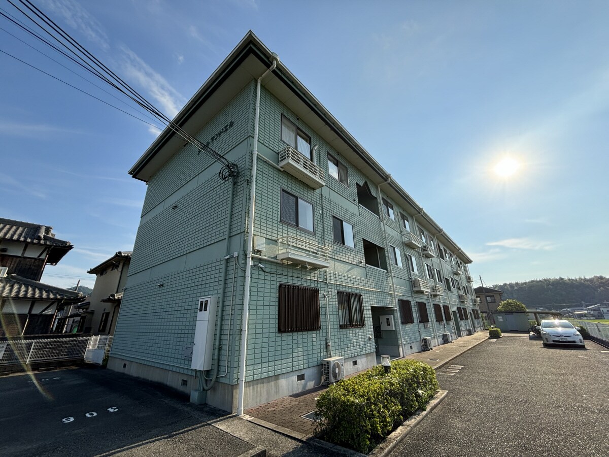 シャルマンドエルの物件外観写真