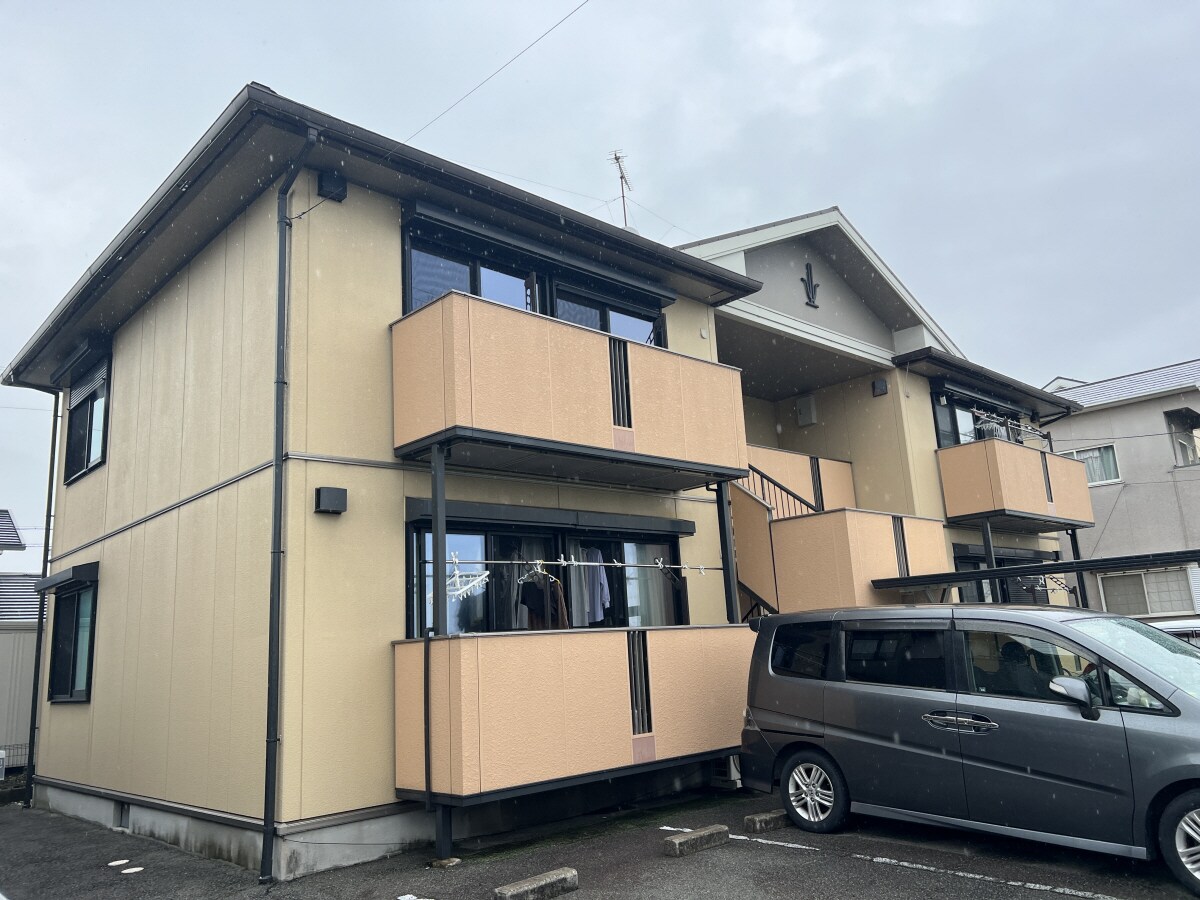 クラスティーナの物件外観写真