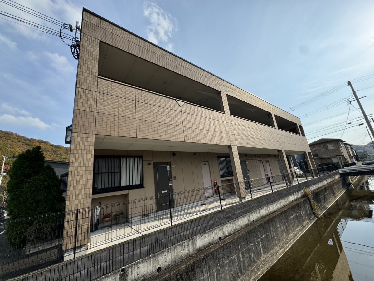 ルミナスコートの物件外観写真