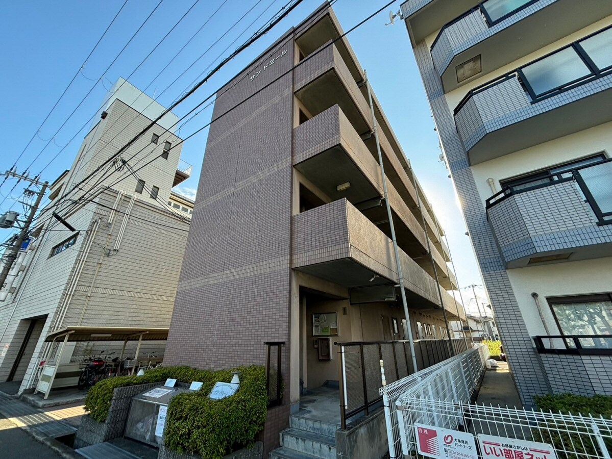 サンドミールの物件外観写真