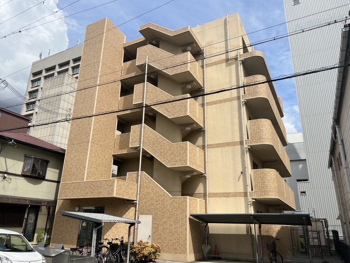 イースト・フィオーレの物件外観写真