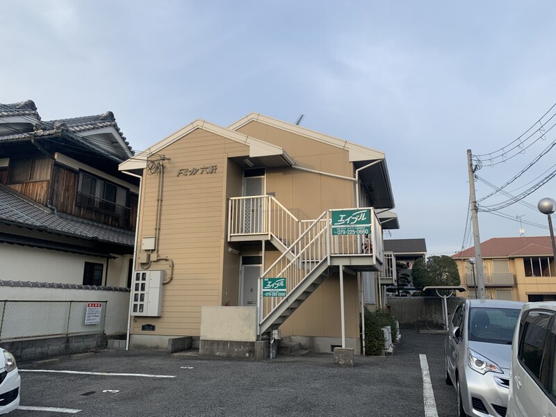ドミール六軒の物件外観写真