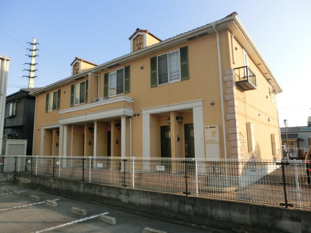 ウエスト ウッド アベニューの物件外観写真