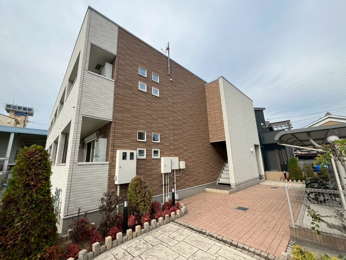 プラシード三宅の物件外観写真