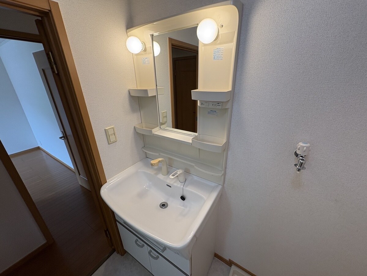 マン ウンド フラウ Bの物件内観写真