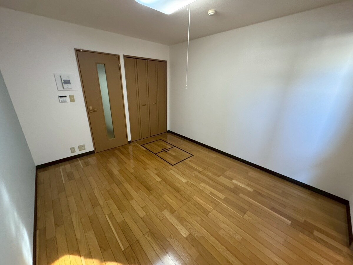 ネオクオーツ幸 弐番館の物件内観写真