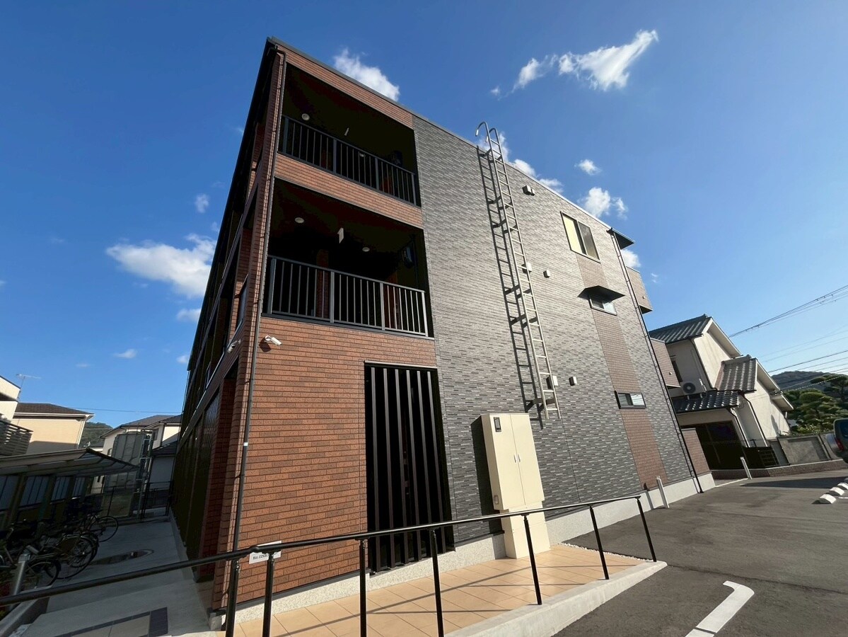 アリュールの物件外観写真