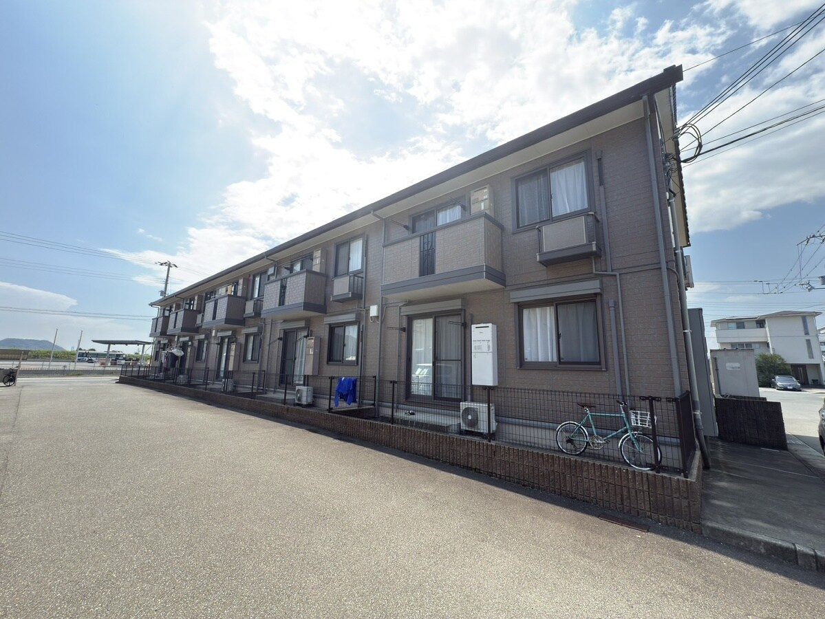 エマーブルの物件外観写真